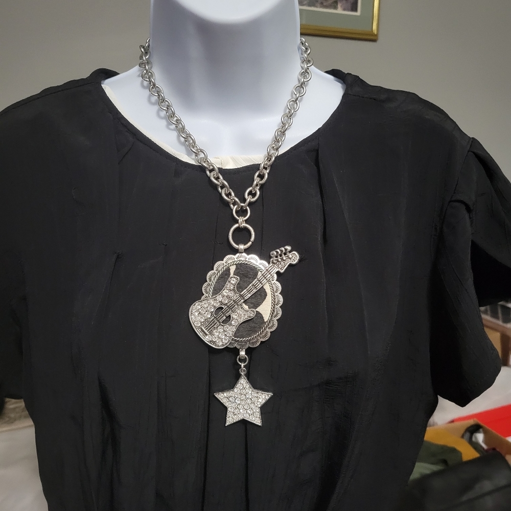 14 in sliver metal & Clear crystals  necklace